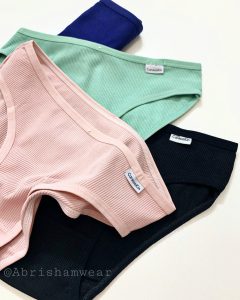 شورت، شورت کبریتی، شورت دخترونه، شورت نخی، شورت کتان، ابریشم، سایت ابریشم، شورت باکیفیت